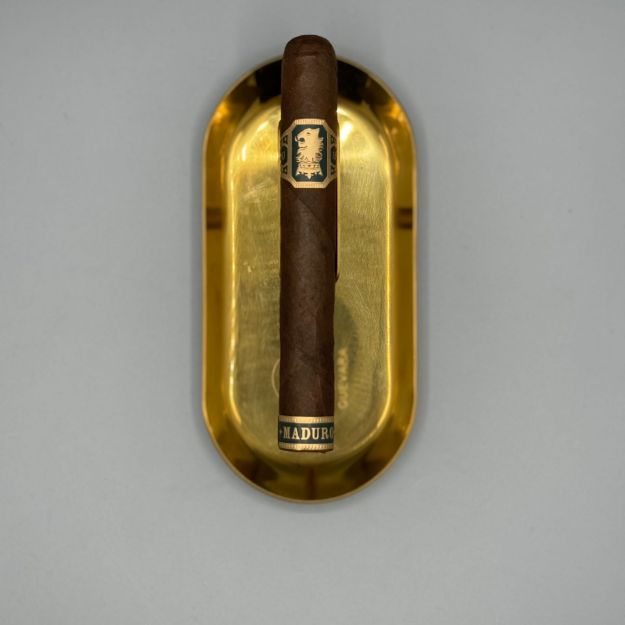 صورة Under Crown Maduro Gran Toro