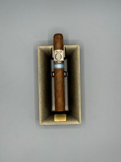 صورة Alec Bradley experimental Series project 40 toro