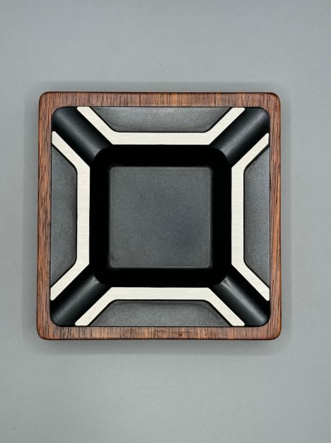 صورة Wooden Ashtray