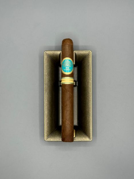 صورة H.upmann Aj Frenandez Churchill 