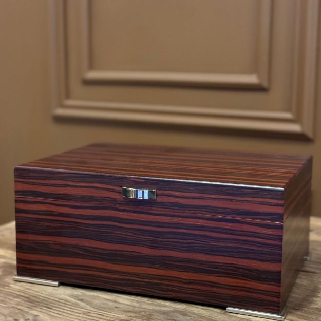 صورة Humidor With Base