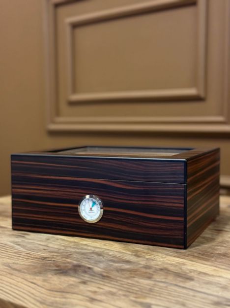 صورة Humidor With Hygrometer