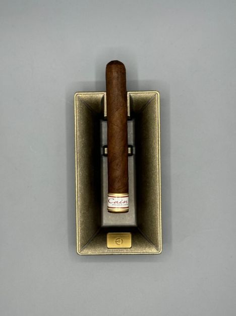 صورة Cain White Maduro