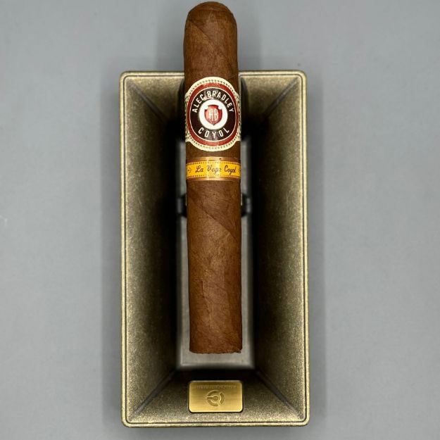 صورة Alec Bradley Coyol Gordo