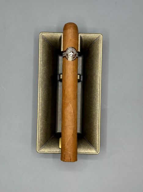 صورة Montecristo Churchill Dominican 