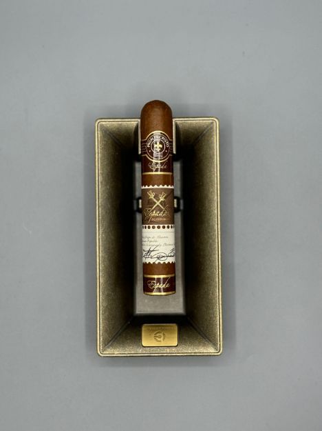 صورة Montecristo Espada Guard