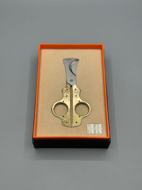 صورة Golden Scissors Guevara 