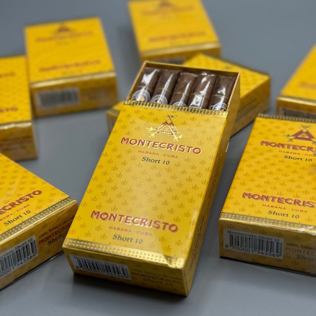 صورة Montecristo Short