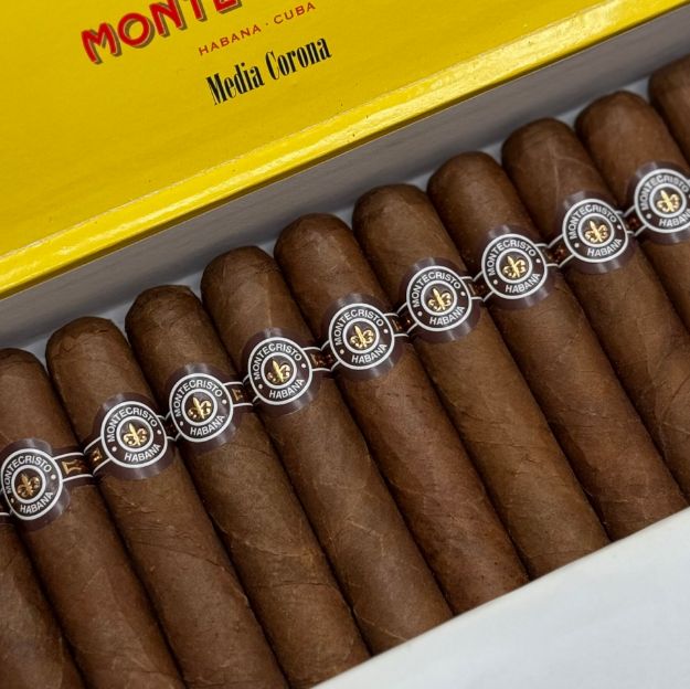 صورة Montecristo media corona