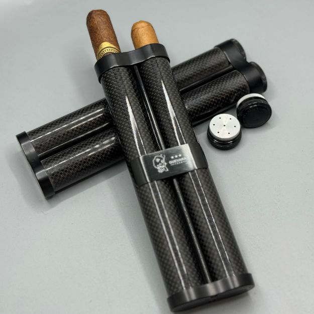 صورة Carbon fibre case for 2 cigars