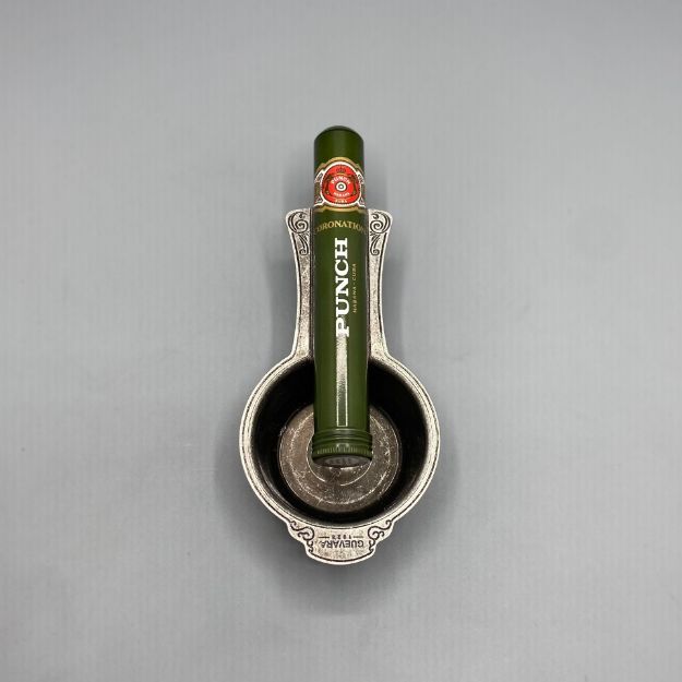 صورة  Punch coronationes