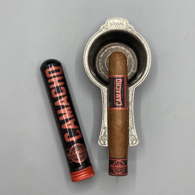 صورة Camacho nicaraguan barrel aged robusto 