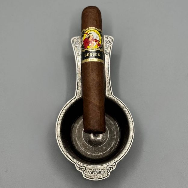 صورة La Gloria Serie R No.4