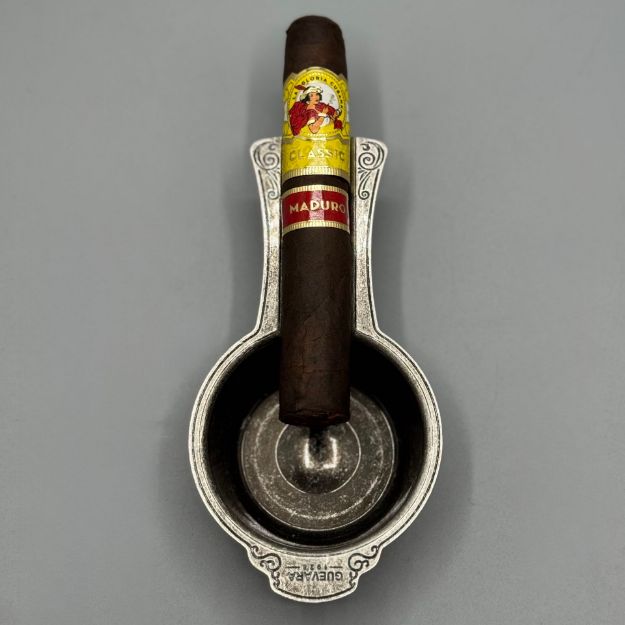 صورة La Gloria Classic Maduro Rob