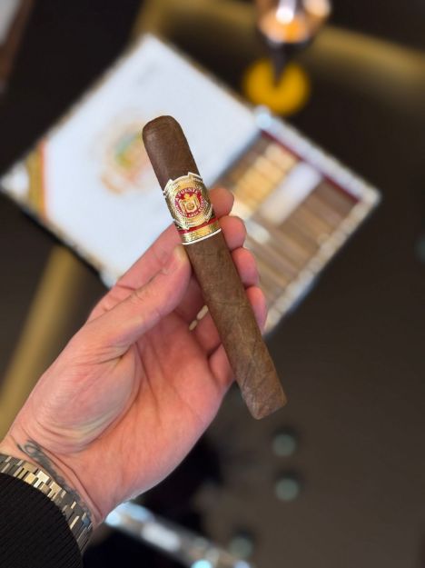 صورة ARTURO FUENTE MAGNUM R 54